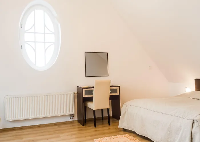 A. Malka Πανσιόν