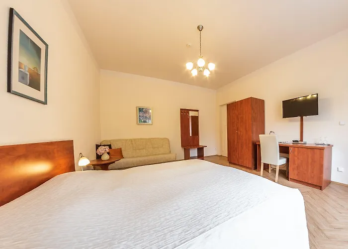 A. Malka Πανσιόν 3*