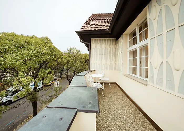 A. Malka Πανσιόν